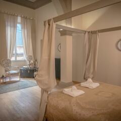 Отель Breathtaking 4BD Apt 5min Walk to Duomo комната для гостей фото 5