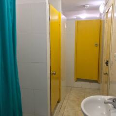 Отель Hostal Casa De Huéspedes San Fernando - Adults Only ванная фото 2