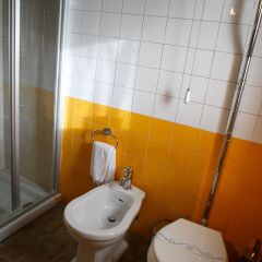 Hotel Henrys House Сиракуза ванная фото 2