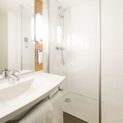 Отель ibis Lille Centre Gares ванная фото 2