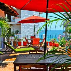Hotel Petit Mercedes Puerto Vallarta пляж