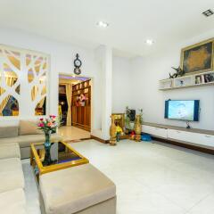 Отель New Sunshine Homestay комната для гостей
