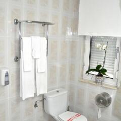 Отель Apartamentos Don Carlos Испания, Сантандер - отзывы, цены и фото номеров - забронировать отель Apartamentos Don Carlos онлайн ванная фото 2