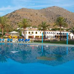 Отель BelleVue Club Resort бассейн