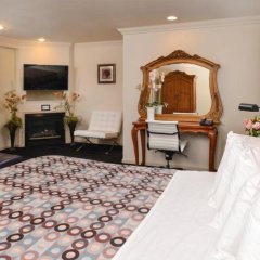 Отель Napa Valley Hotel & Suites США, Напа - отзывы, цены и фото номеров - забронировать отель Napa Valley Hotel & Suites онлайн комната для гостей фото 5
