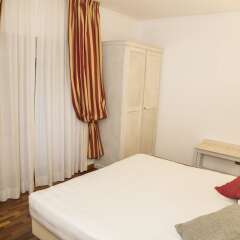 Отель Inn Rome Rooms & Suites комната для гостей фото 11