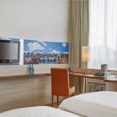 H+ Hotel Berlin Mitte Берлин удобства в номере фото 2