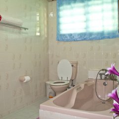 Отель Villa de Roses Сейшельские острова, Остров Маэ - 2 отзыва об отеле, цены и фото номеров - забронировать отель Villa de Roses онлайн ванная