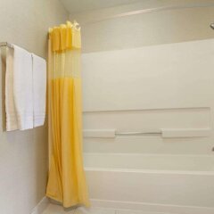 Отель Days Inn by Wyndham Columbus Fairgrounds США, Колумбус - отзывы, цены и фото номеров - забронировать отель Days Inn by Wyndham Columbus Fairgrounds онлайн ванная