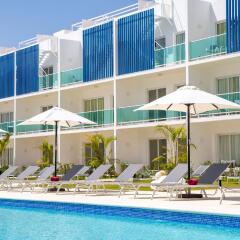 Отель Coral House by CanaBay Hotels бассейн