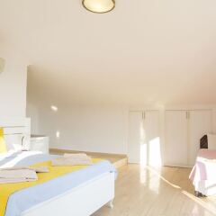 Villa Nisroc by Akdenizvillam Турция, Калкан - отзывы, цены и фото номеров - забронировать отель Villa Nisroc by Akdenizvillam онлайн комната для гостей фото 5