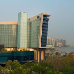 Отель Hilton Shenzhen Shekou Nanhai пляж