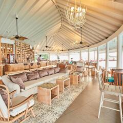 Отель Centara Grand Island Resort & Spa Maldives All Inclusive гостиничный бар
