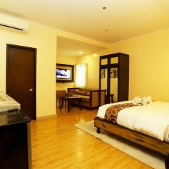 Palm Grass Hotel сейф в номере
