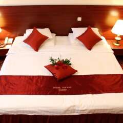 Hotel Holiday Zagreb сейф в номере