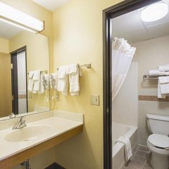 Quality Inn and Suites in Dover Air Force Base, United States of America from 91$, photos, reviews - zenhotels.com bathroom photo 2