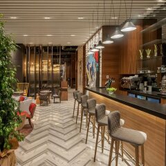 Four Points by Sheraton Izmir Турция, Измир - отзывы, цены и фото номеров - забронировать отель Four Points by Sheraton Izmir онлайн гостиничный бар
