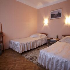 Гостиница Центральная комната для гостей фото 2