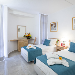 Апартаменты Muthu Clube Praia da Oura комната для гостей фото 4