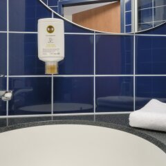 Отель B&B Hotel Dresden Германия, Дрезден - отзывы, цены и фото номеров - забронировать отель B&B Hotel Dresden онлайн ванная