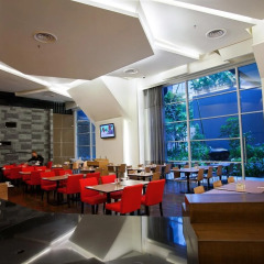 Отель PARKROYAL Serviced Suites Kuala Lumpur Малайзия, Куала-Лумпур - 1 отзыв об отеле, цены и фото номеров - забронировать отель PARKROYAL Serviced Suites Kuala Lumpur онлайн гостиничный бар