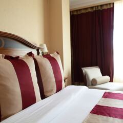 Гостиница Crowne Plaza Minsk комната для гостей