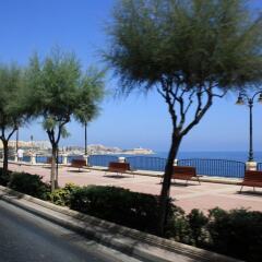 Отель Seafront Apartment in Sliema wt Breathtaking Views Мальта, Слима - отзывы, цены и фото номеров - забронировать отель Seafront Apartment in Sliema wt Breathtaking Views онлайн пляж
