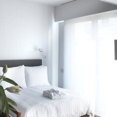 Periscope Hotel сейф в номере