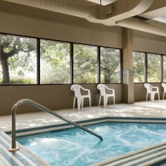 Отель Travelodge by Wyndham Toronto East Канада, Торонто - отзывы, цены и фото номеров - забронировать отель Travelodge by Wyndham Toronto East онлайн фото 7