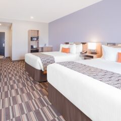 Отель Microtel Inn & Suites by Wyndham Cuauhtemoc комната для гостей фото 2
