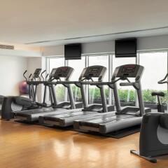 Отель Four Points by Sheraton Downtown Dubai фитнесс-зал