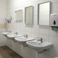 Отель Hostel Boudnik Чехия, Прага - 1 отзыв об отеле, цены и фото номеров - забронировать отель Hostel Boudnik онлайн ванная фото 2
