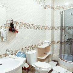 Отель Albatros Hotel Bishkek Кыргызстан, Бишкек - отзывы, цены и фото номеров - забронировать отель Albatros Hotel Bishkek онлайн ванная