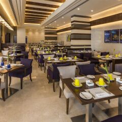 Отель Golden Tulip Al Thanyah питание