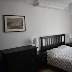 Апартаменты Charming 1 Bedroom Apartment With Balcony Париж сейф в номере
