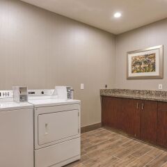 Отель La Quinta Inn & Suites Logan фото 3