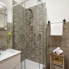 Отель CF Rome Rooms ванная фото 2