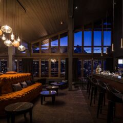 Отель HUUS Gstaad гостиничный бар