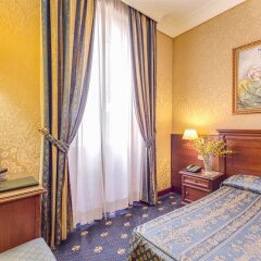 Hotel Apollo сейф в номере