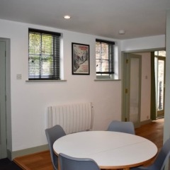 Отель Cosy 2 Bedroom House With Parking Брайтон в номере фото 2