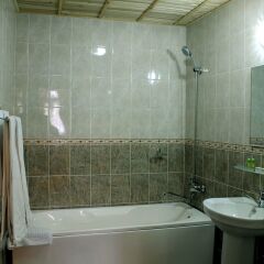 Отель L'Argamak Hotel Узбекистан, Самарканд - отзывы, цены и фото номеров - забронировать отель L'Argamak Hotel онлайн ванная