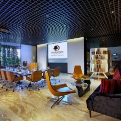 Отель Doubletree By Hilton Sukhumvit Бангкок интерьер отеля