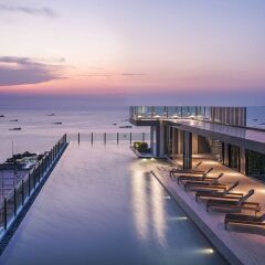 Отель The Base Central Pattaya Sea View бассейн
