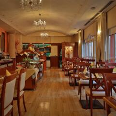 Отель Best Western Plus Hotel Meteor Plaza Чехия, Прага - 6 отзывов об отеле, цены и фото номеров - забронировать отель Best Western Plus Hotel Meteor Plaza онлайн питание фото 2