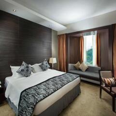 Peninsula Excelsior Hotel 4* Стандартный номер с различными типами кроватей фото 12