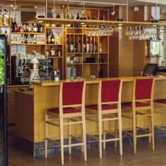 Отель Perkuno Namai Hotel Литва, Каунас - 2 отзыва об отеле, цены и фото номеров - забронировать отель Perkuno Namai Hotel онлайн гостиничный бар