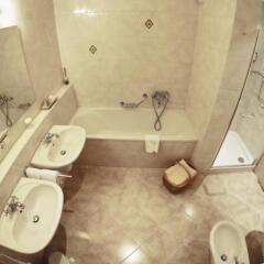 Hotel Starkenberg Сцена ванная