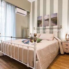 Апартаменты Charming Acropolis Metro Apartment комната для гостей