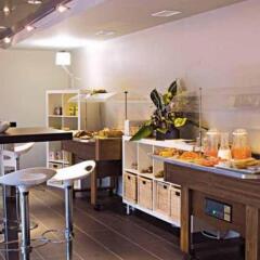 Standing Hotel Suites развлечения