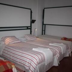 Отель Layos Hostel - Camp Испания, Лайос - отзывы, цены и фото номеров - забронировать отель Layos Hostel - Camp онлайн комната для гостей фото 2